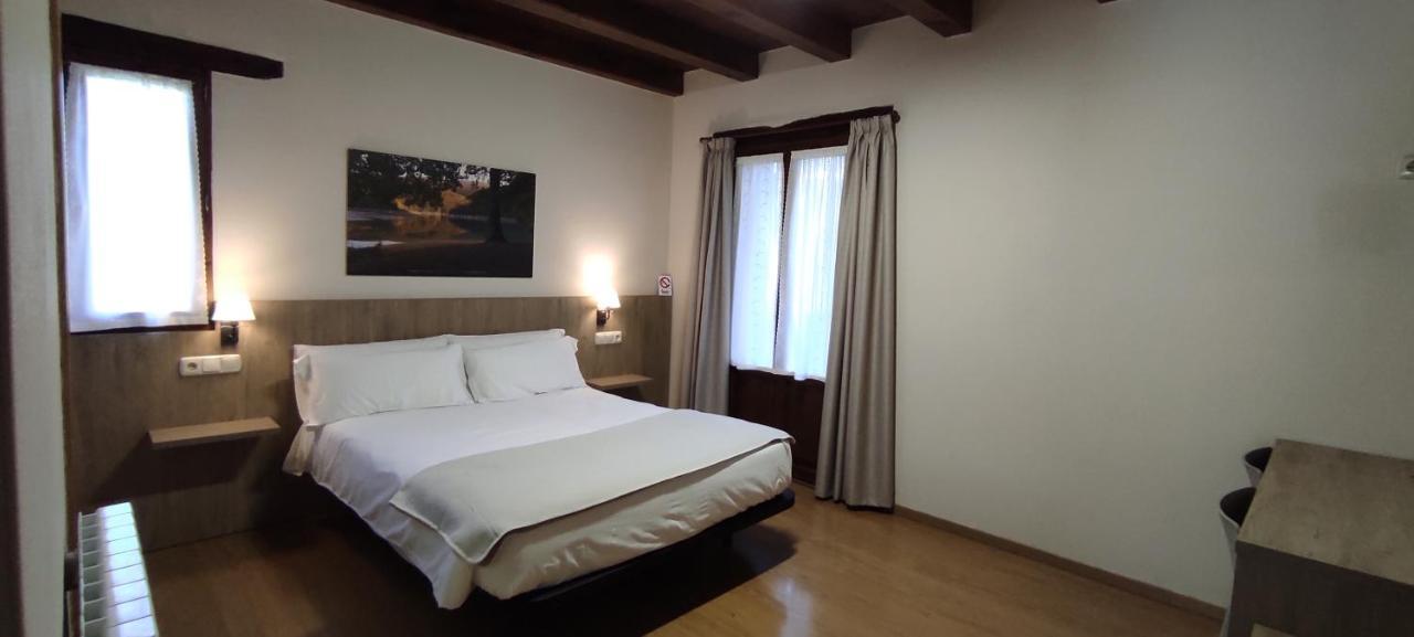Hostal Mendilatz Orbaiceta Extérieur photo