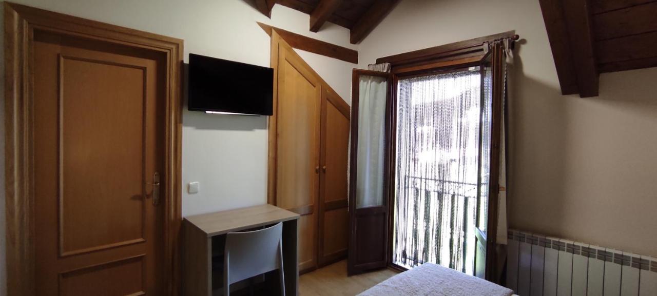 Hostal Mendilatz Orbaiceta Extérieur photo
