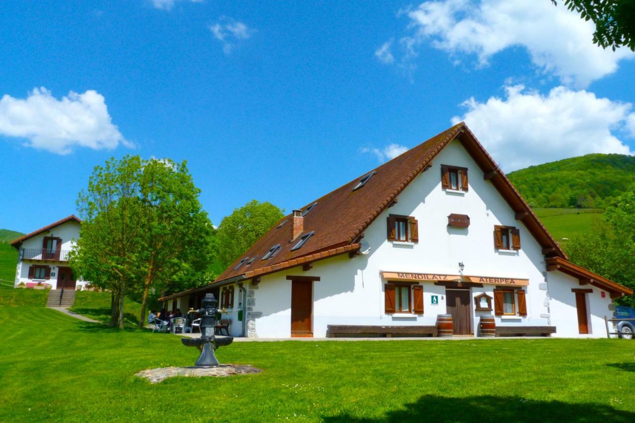 Hostal Mendilatz Orbaiceta Extérieur photo